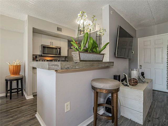 1570 S 42nd Circle 203, Vero Beach, FL 32967