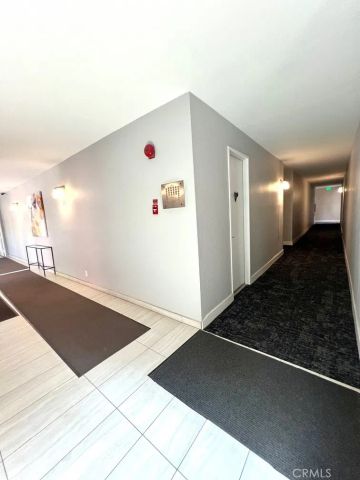 700 S Lake Avenue 111, Pasadena, CA 91106