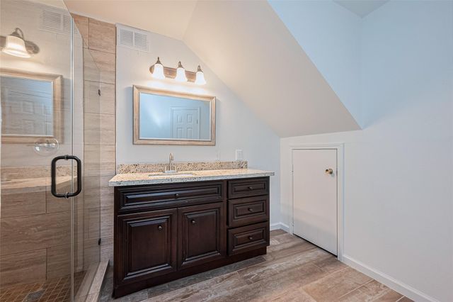 371 County Road 5015, Cleveland, TX 77327