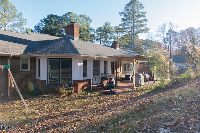 700 Fernwood Drive, Clayton, NC 27520