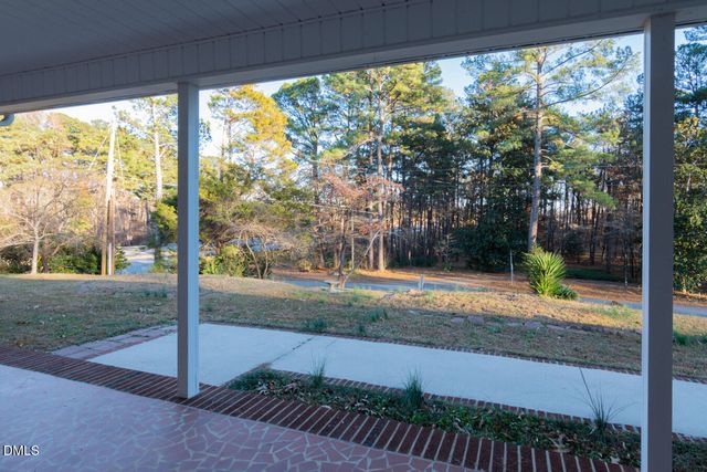 700 Fernwood Drive, Clayton, NC 27520