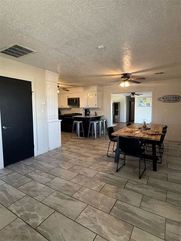 10443 NW Chibitty Rd, Lawton, OK 73507