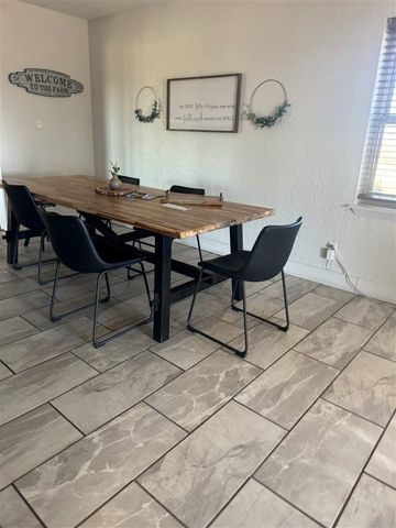 10443 NW Chibitty Rd, Lawton, OK 73507