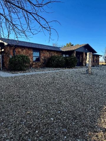10443 NW Chibitty Rd, Lawton, OK 73507