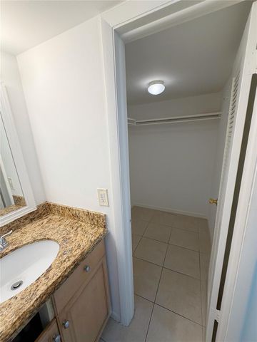 640 NW 13th St 26, Boca Raton, FL 33486