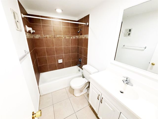 640 NW 13th St 26, Boca Raton, FL 33486