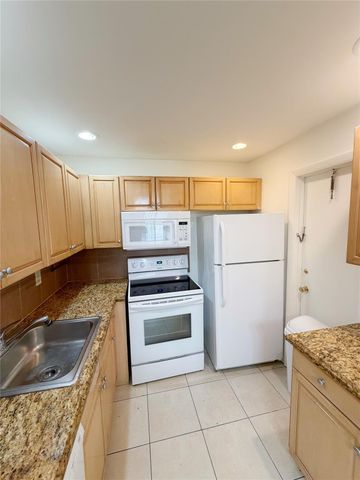 640 NW 13th St 26, Boca Raton, FL 33486