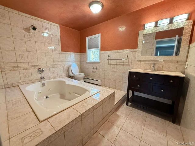 4 Curran Court, Pomona, NY 10970