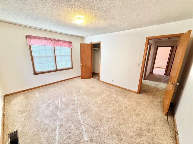 406 N Washington Street, Hobart, OK 73651