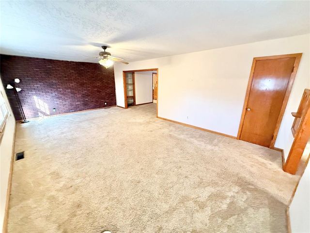 406 N Washington Street, Hobart, OK 73651