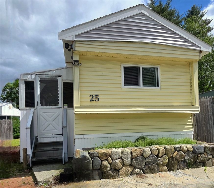 1790 Mass Ave 25, Lunenburg, MA 01462