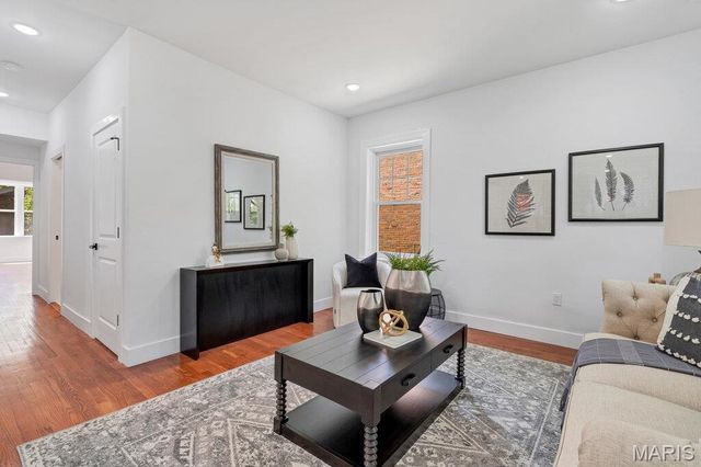 7254 Colgate Avenue, University City, MO 63130