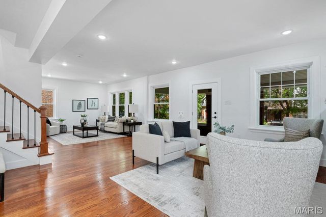7254 Colgate Avenue, University City, MO 63130