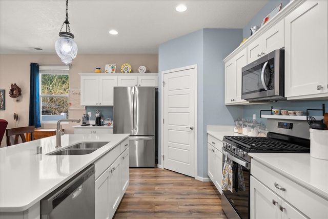 1208 E Silver Pine Rd, Colbert, WA 99005