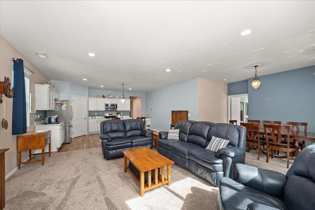 1208 E Silver Pine Rd, Colbert, WA 99005