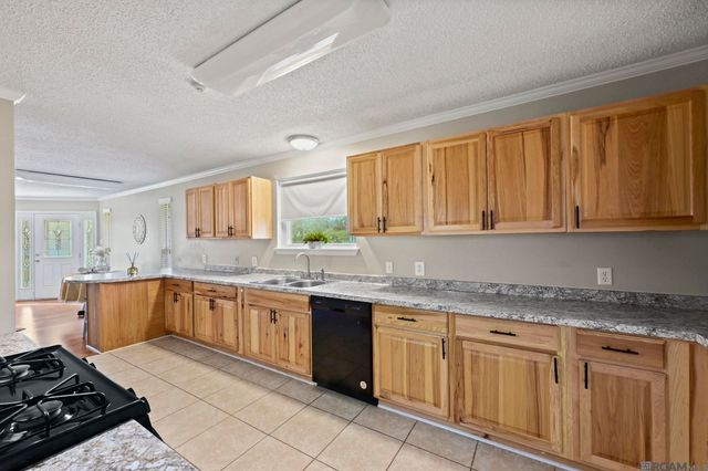 5544 Goodland Dr, Greenwell Springs, LA 70739