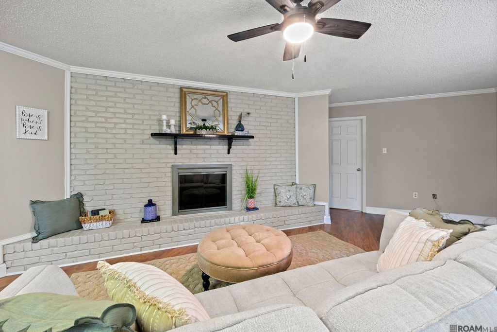 5544 Goodland Dr, Greenwell Springs, LA 70739