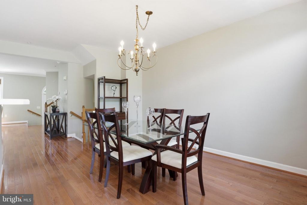 Image 10 of property listing at 218 PAINTED POST LN, Gaithersburg, MD 20878