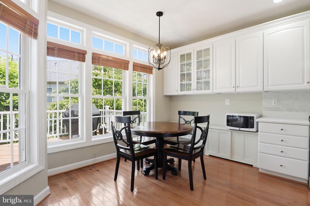 Image 11 of property listing at 218 PAINTED POST LN, Gaithersburg, MD 20878