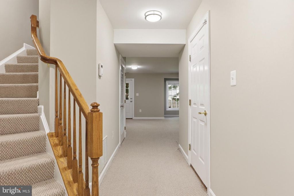 Image 21 of property listing at 218 PAINTED POST LN, Gaithersburg, MD 20878