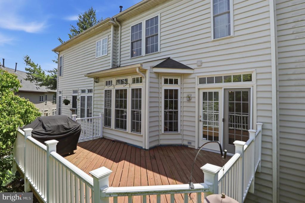 Image 25 of property listing at 218 PAINTED POST LN, Gaithersburg, MD 20878
