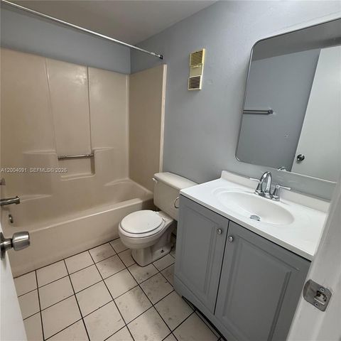 8710 N SHERMAN CR 305, Miramar, FL 33025