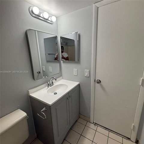 8710 N SHERMAN CR 305, Miramar, FL 33025