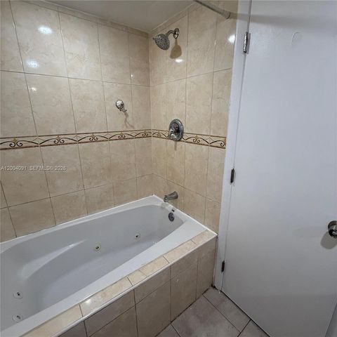 8710 N SHERMAN CR 305, Miramar, FL 33025