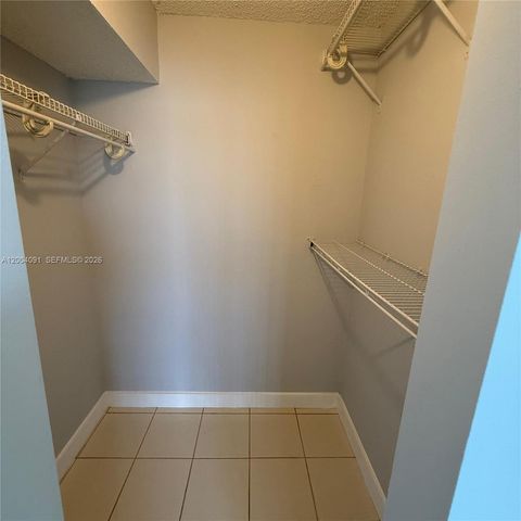 8710 N SHERMAN CR 305, Miramar, FL 33025