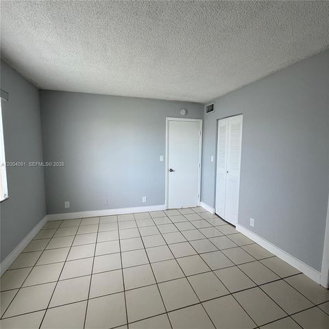 8710 N SHERMAN CR 305, Miramar, FL 33025