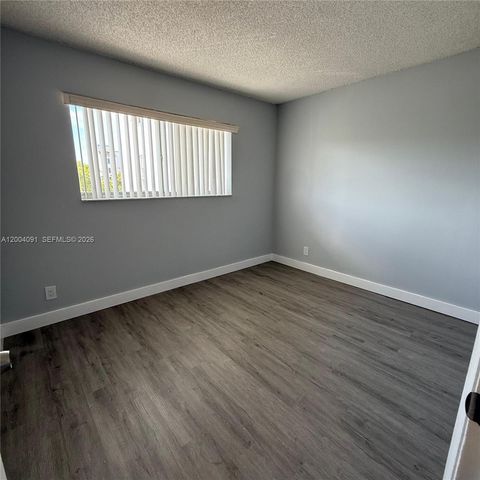 8710 N SHERMAN CR 305, Miramar, FL 33025