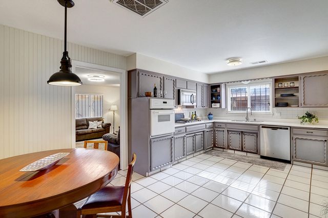 2900 Indiana Street NE, Albuquerque, NM 87110