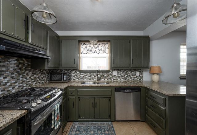 1029 NW 10th Street, Moore, OK 73160