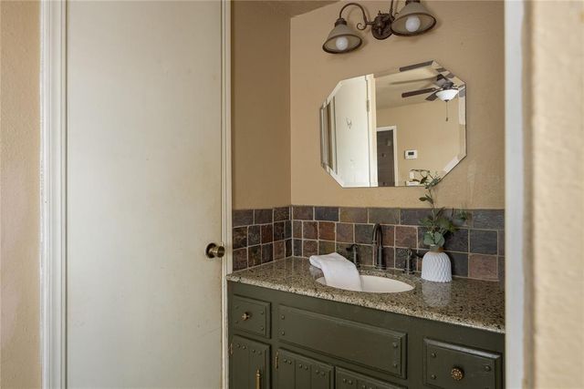 1029 NW 10th Street, Moore, OK 73160