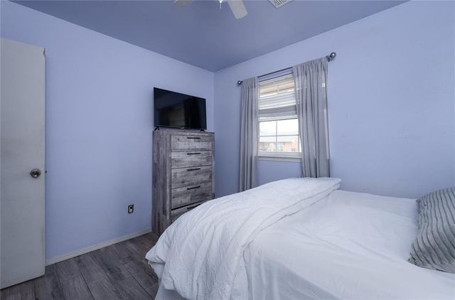 1029 NW 10th Street, Moore, OK 73160