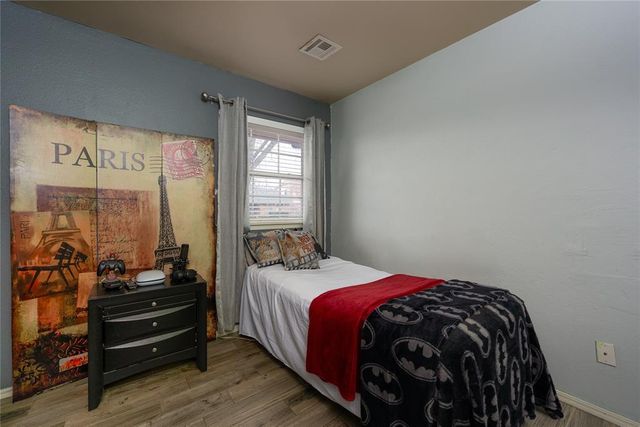 1029 NW 10th Street, Moore, OK 73160