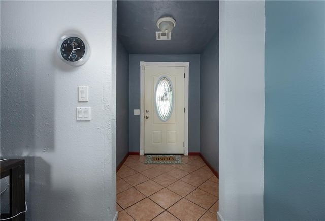 1029 NW 10th Street, Moore, OK 73160