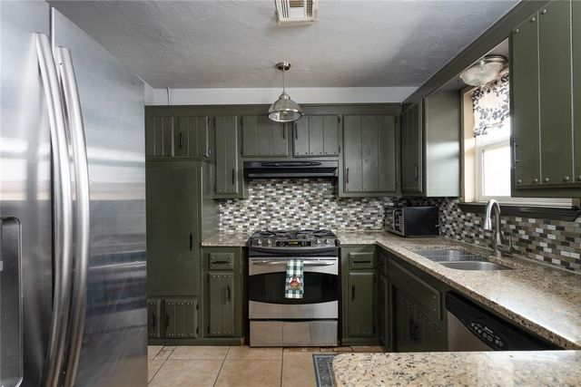 1029 NW 10th Street, Moore, OK 73160