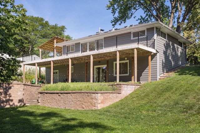 10003 Crestridge Drive, Minnetonka, MN 55305