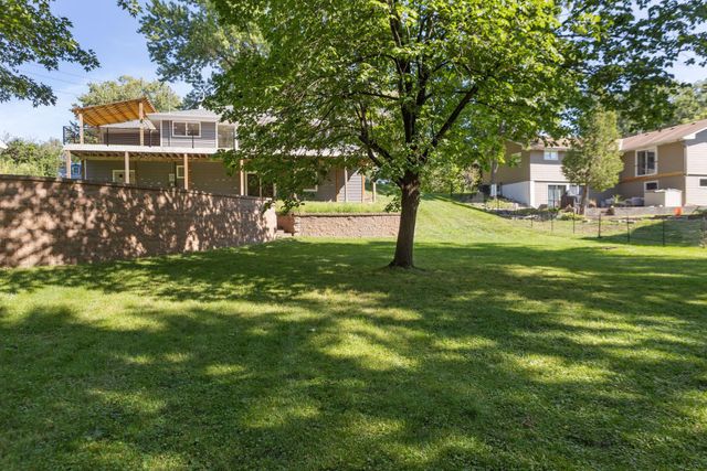 10003 Crestridge Drive, Minnetonka, MN 55305