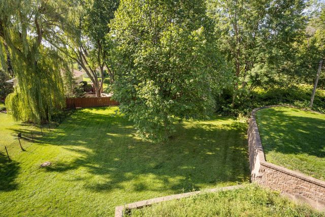 10003 Crestridge Drive, Minnetonka, MN 55305