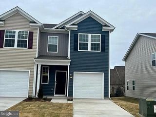 172 COLLEGE DR, Luray, VA 22835