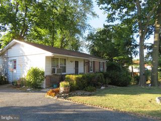 84 HAWTHORNE AVE, Martinsburg, WV 25401