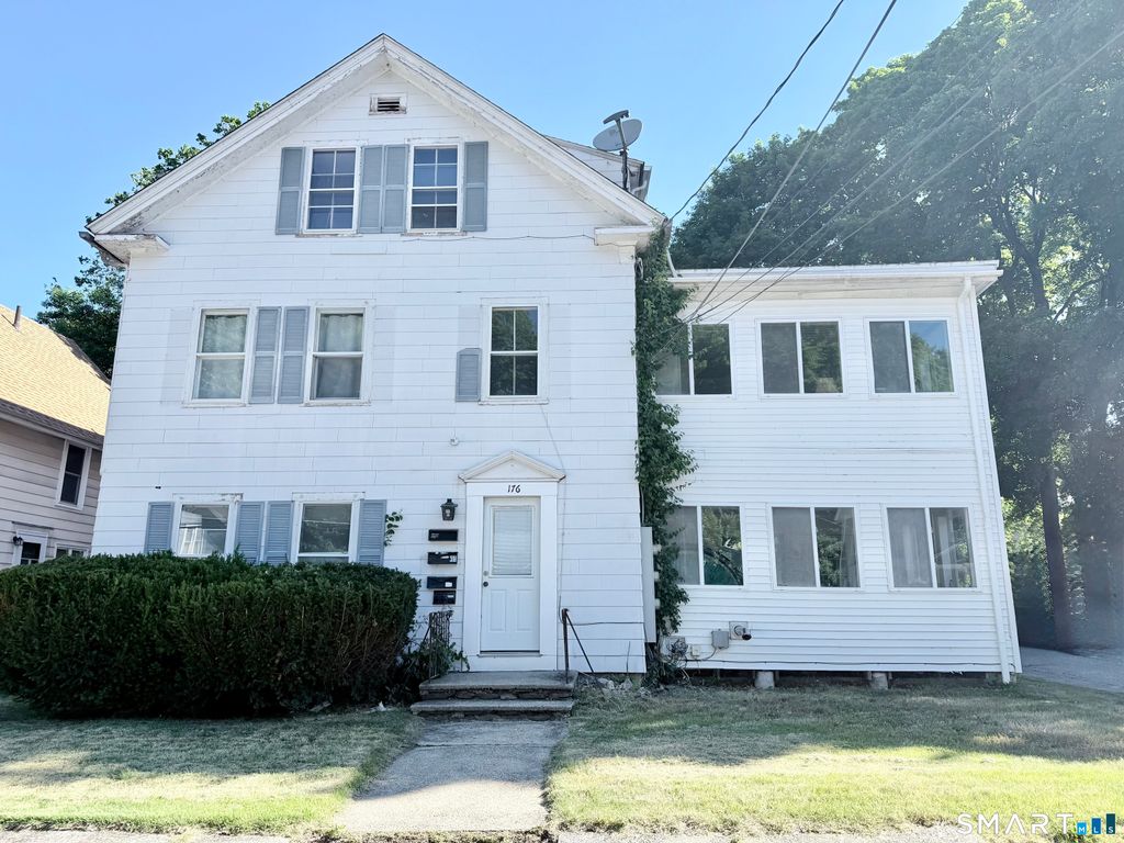 176 South Main Street, Putnam, CT 06260