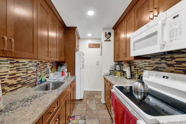 51 Lorraine Terrace 224, Mount Vernon, NY 10553