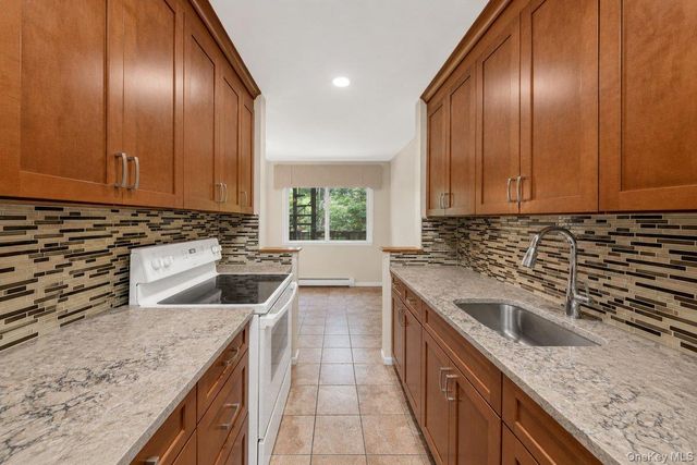 51 Lorraine Terrace 224, Mount Vernon, NY 10553