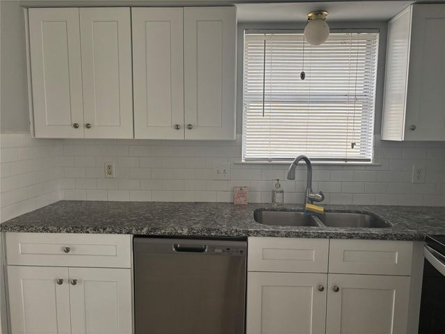 402 Oak Harbor Drive, Houston, TX 77062