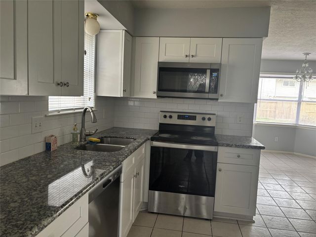 402 Oak Harbor Drive, Houston, TX 77062