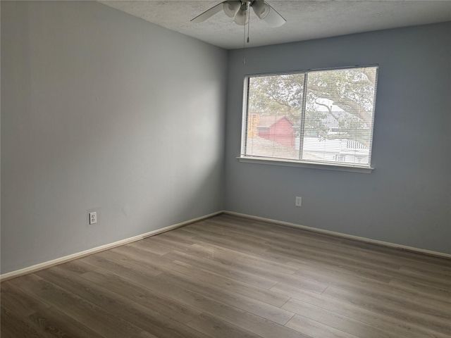 402 Oak Harbor Drive, Houston, TX 77062