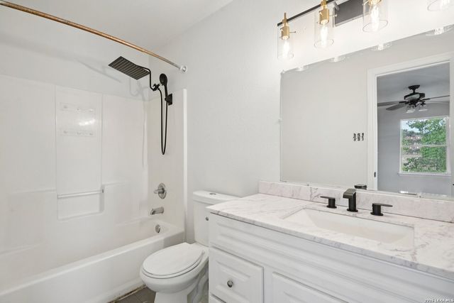 3410 ROB ROY ST, Seguin, TX 78155